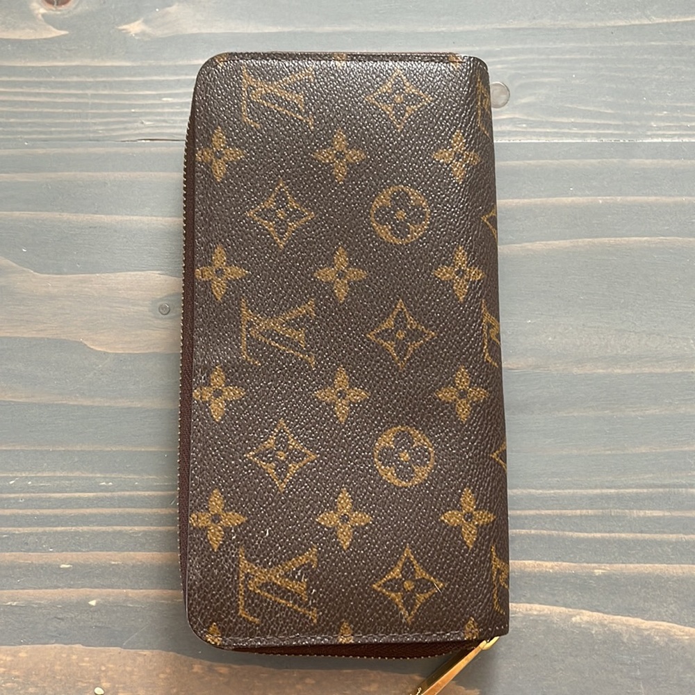 Louis Vuitton wallet - Picture 2 of 12